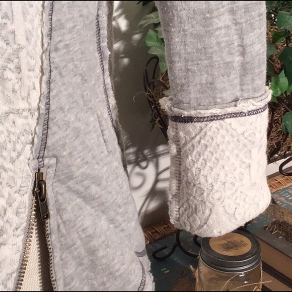 Jolt textured and distressed  sweatshirt gray S - Picture 2 of 6